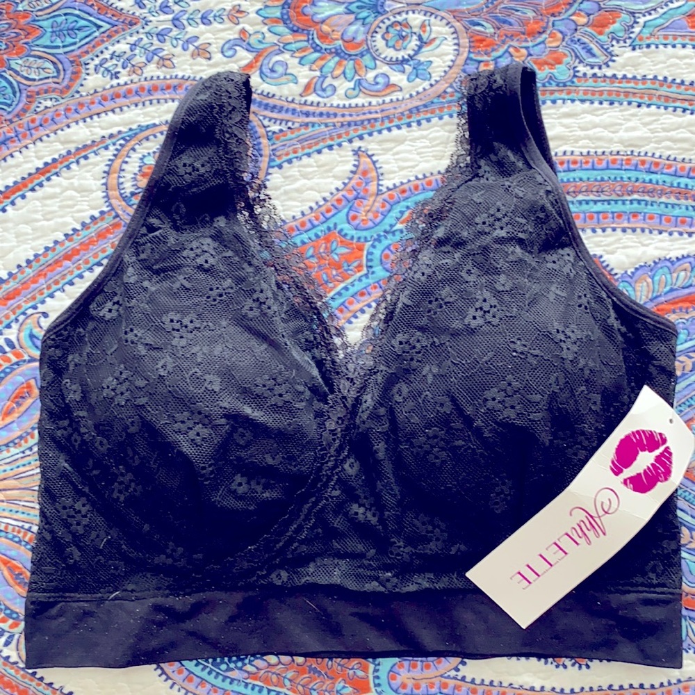 Rhonda Shear: No underwire bra